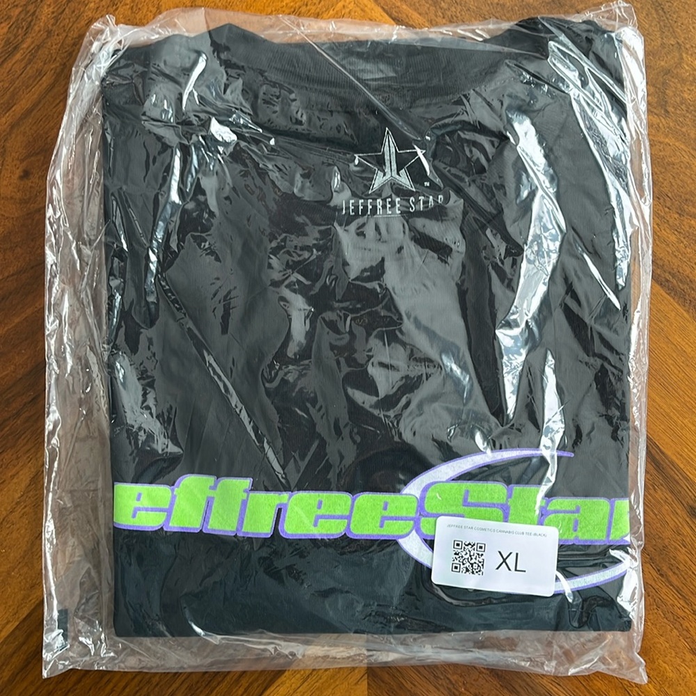 Jeffree Star (XL) NEW DIMENSION TEE!!